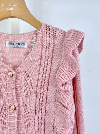 Gilet en maille à volants et boutons fantaisies pour fille 3