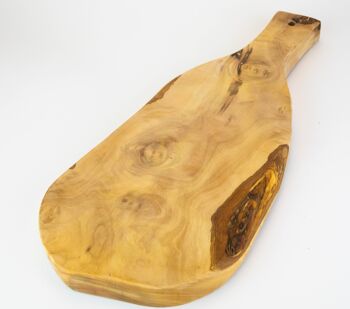 Planche de service rustique avec manche en bois d'olivier 1