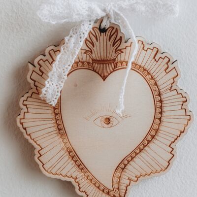 Wall decoration Sacred Heart Regard in wood