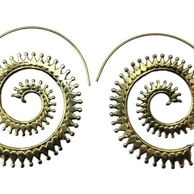 Aretes atractivos de aro de latón con diseño tradicional en espiral