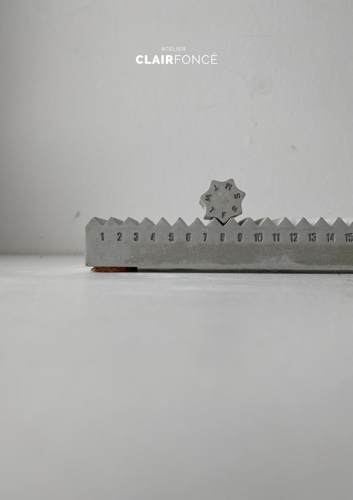 Calendario perpetuo concreto | Calendario da tavolo | Calendario da tavolo in cemento TEHTA
