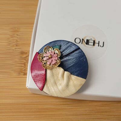navy openwork floral brooch in recycled leather and gold plated