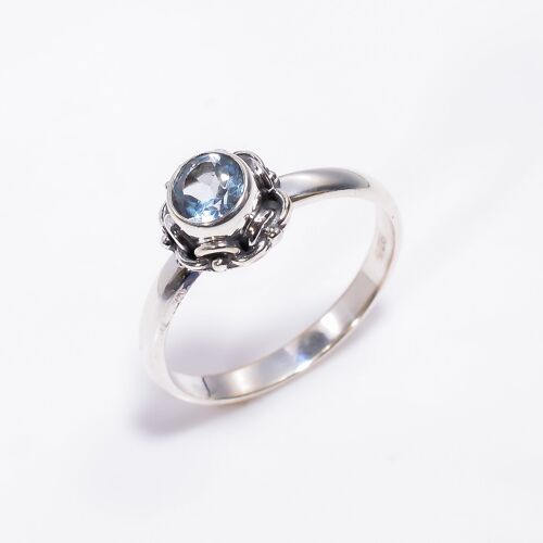 Natural 925 Sterling Silver Swiss Blue Topaz Gemstone Ring