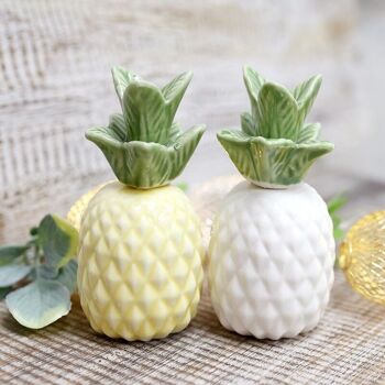 2 Ananas en porcelaine 4,1x4,1x8,6cm - couleurs assorties 1