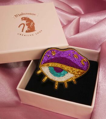Broche Oeil Magic fait main broderie cannetille - Mystic Witch 3