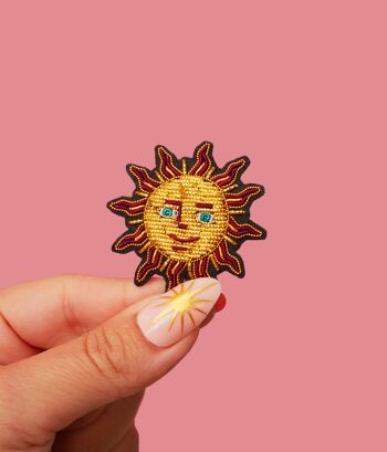 Broche Soleil Magic fait main broderie cannetille - Mystic Witch 5
