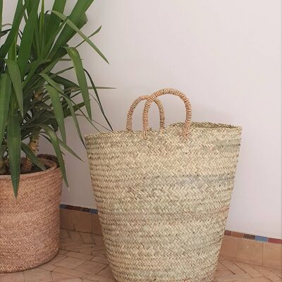 Basket Braided wicker with handles