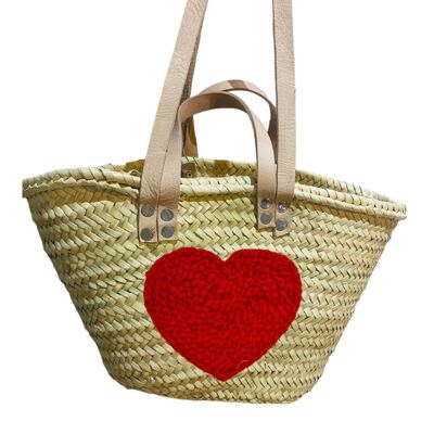 Bolsa de paja con un gran corazón para el día de San Valentín