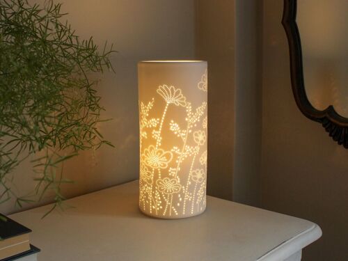 Porcelain column shaped lamp in a Daisies design