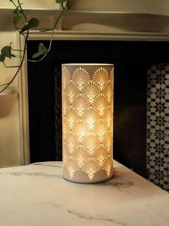 Lampe en forme de colonne en porcelaine au design évasé en forme de paon 1