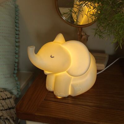 Lámpara de porcelana con diseño 3d de elefante bebé.
