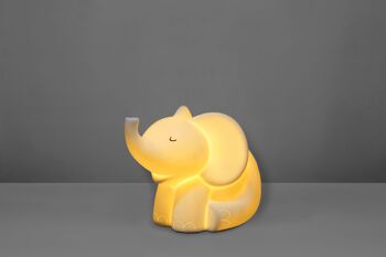 Lampe en porcelaine au design 3D bébé éléphant 3