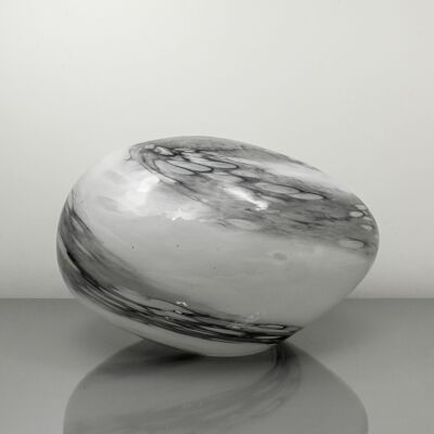 Lámpara de mesa de cristal con forma de guijarro de piedra y mármol.