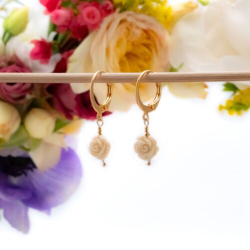 Boucles d’oreilles Fleur Rose blanche : corail gorgone blanche