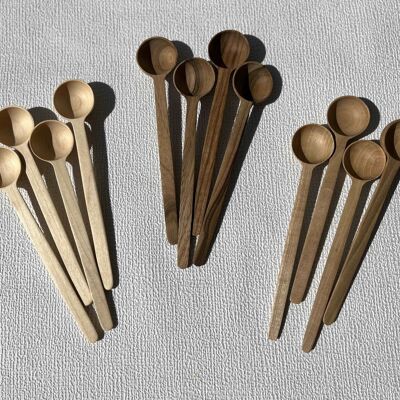 Fresia - set di 4 cucchiai in legno di noce e acero fatti a mano