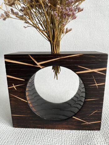 Zinney - Le vase en chêne brûlé pour fleurs séchées. 9