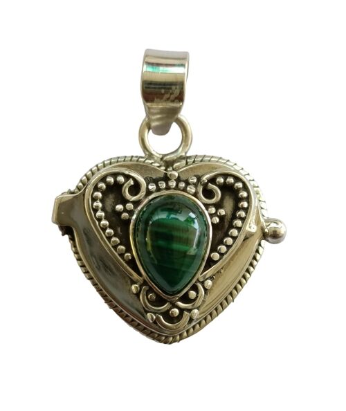 Poison Malachite Heart Shaped 925 Sterling Silver Handmade Pendant