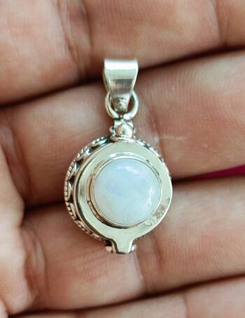 Poison Rainbow Moonstone Round 925 Sterling Silver Pendentif fait à la main 3