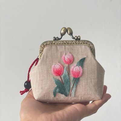 Tulip Embroidered Beige Coin Purse