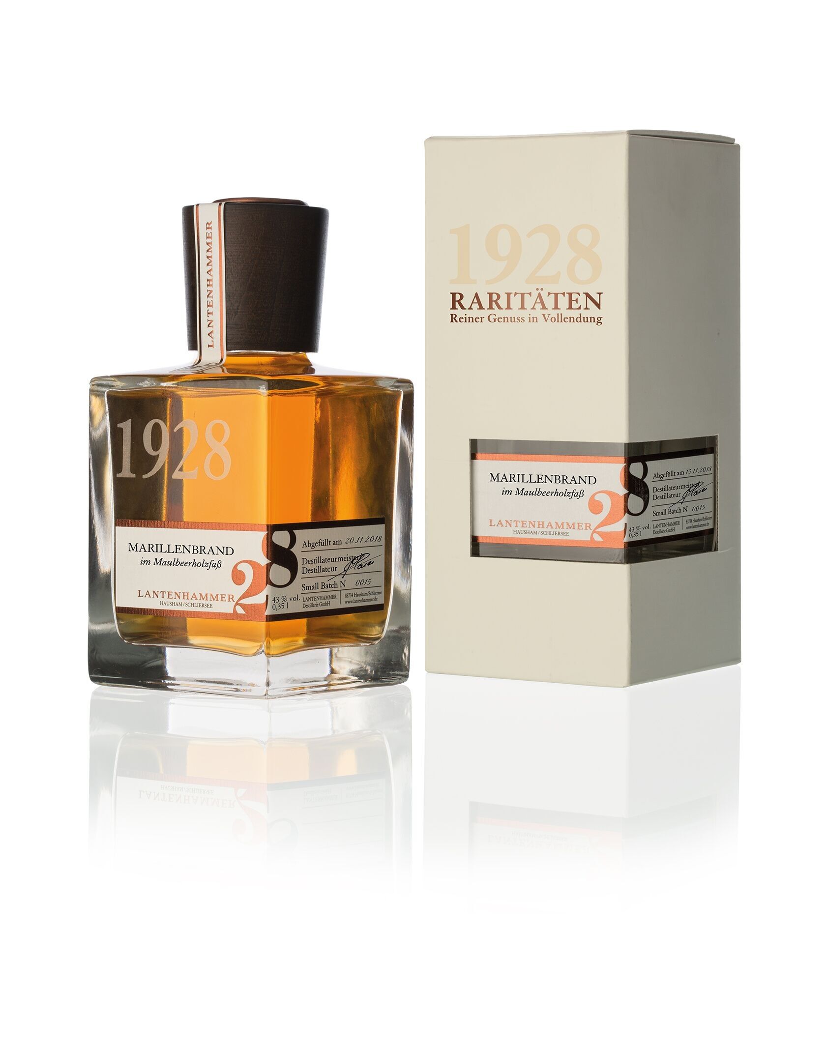 Rarity apricot brandy 43% 0.35 ltr. stored in mulberry barrels