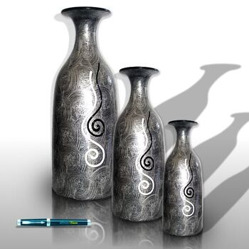 Vases en argent gris avec escargots 2