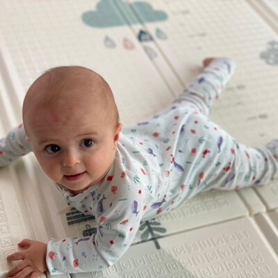 Skalierbare und umweltfreundliche Pyjamas für Babys