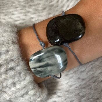 bracelet durable pierre noir/gris - taille unique - recyclé fait main à partir d'un collier existant du Népal 2