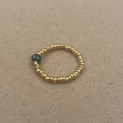 anello sostenibile verde riciclato - perla sfaccettata - taglia unica elasticizzata - realizzato a mano da una collana esistente del Nepal
