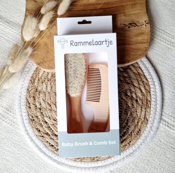 Ensemble brosse et peigne en bois pour bébé 3