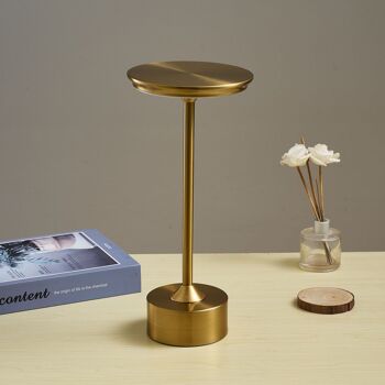 Lampe de table rechargeable : éclairage décoratif et fonctionnel 4