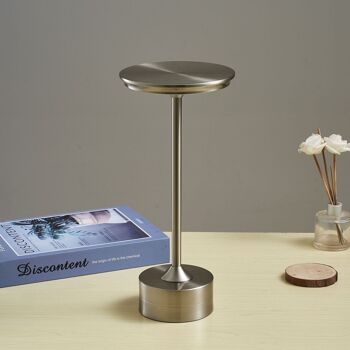 Lampe de table rechargeable : éclairage décoratif et fonctionnel 5