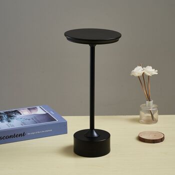 Lampe de table rechargeable : éclairage décoratif et fonctionnel 6