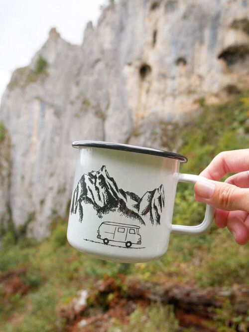 Emailletasse Berge und Camper