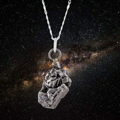 Pendentif météorite en fer entier Campo Del Cielo - sur chaîne en argent et dans une boîte