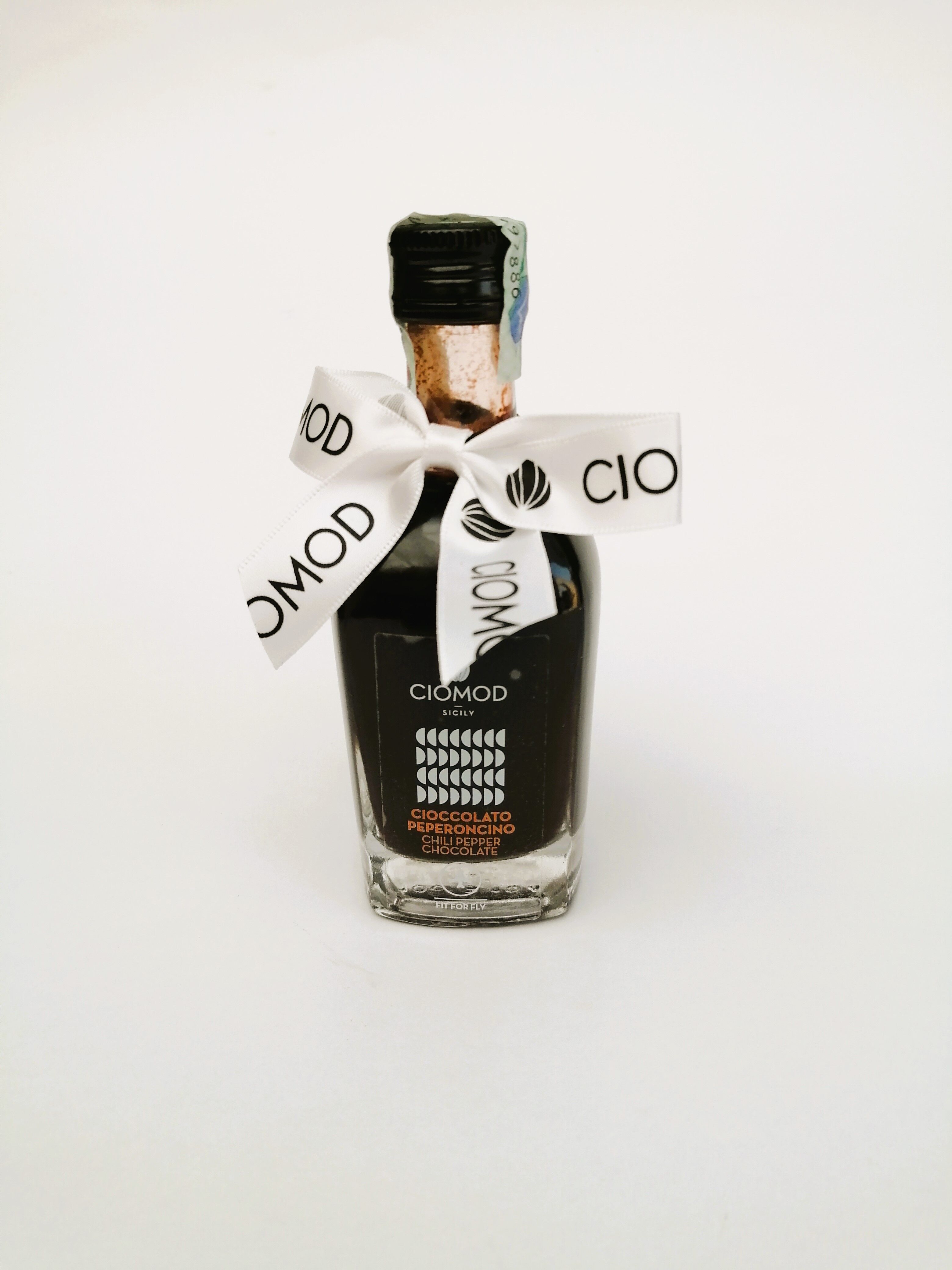 CHOCOLATE LIQUOR WITH CHILI PEPPER