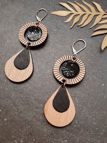 Les boucles d'oreilles ETHNIQUE noir 1