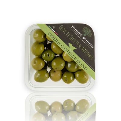 Olive verdi Nocellara dans le récipient