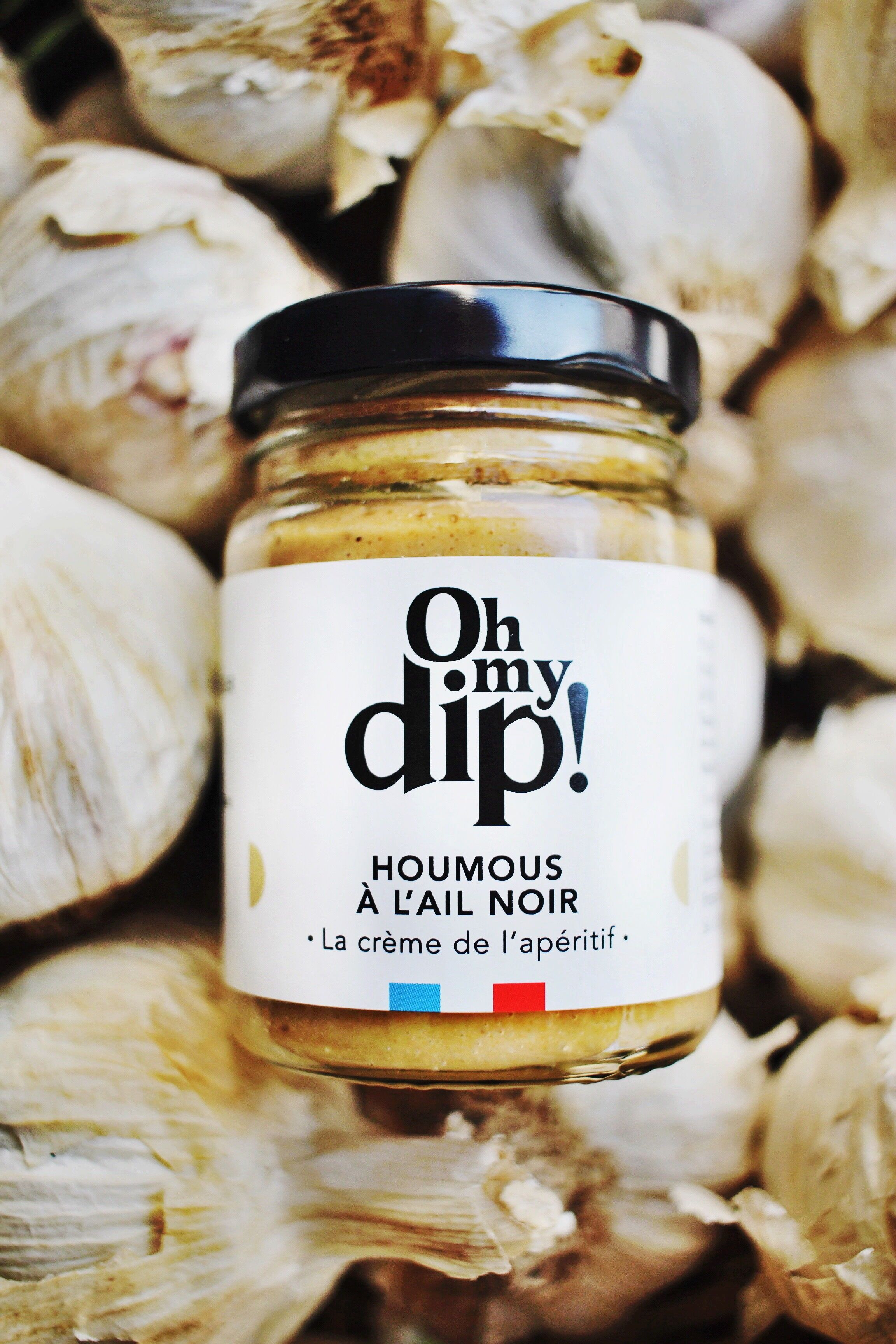 Crema di hummus all'aglio nero