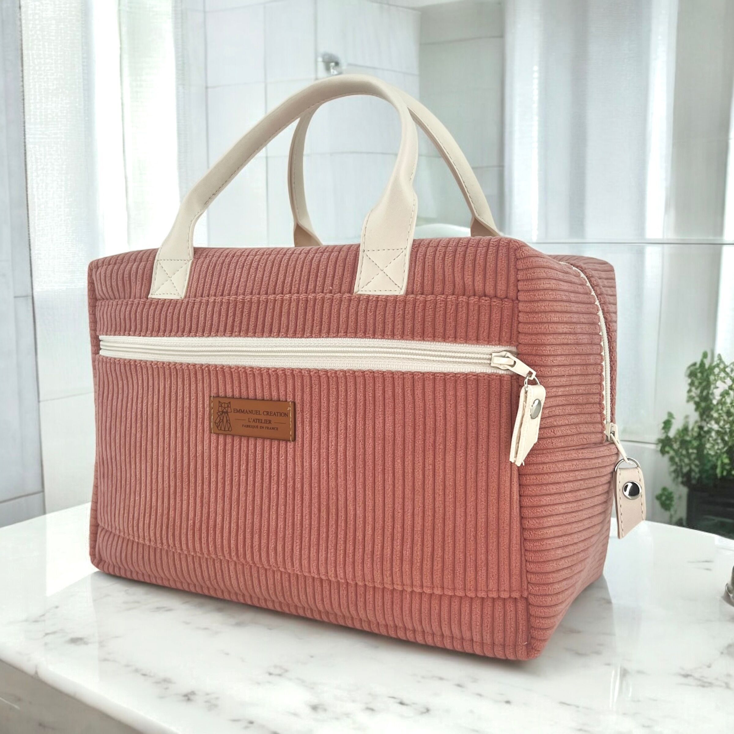 Vanity, “pana” rosa