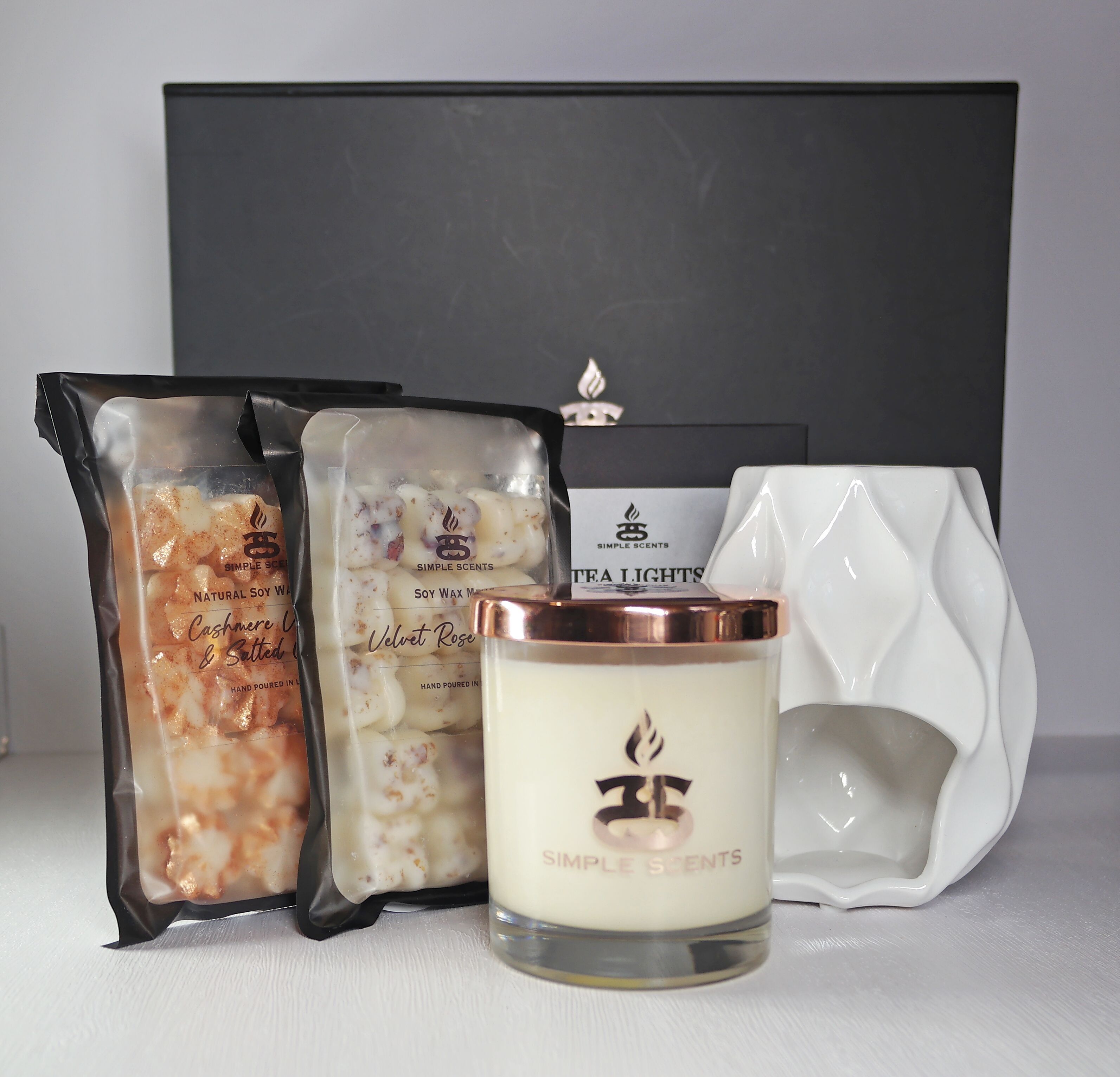 Simple Scents Experience Geschenkset aus Kerze, Wachsschmelze und Nico-Brenner