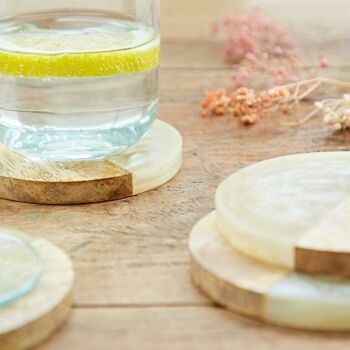 Ensemble de 4 sous-verres ronds en bois et résine 2