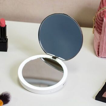 Miroir LED compact avec banque d'alimentation STYLPRO Flip 'n' Charge 4