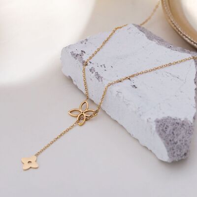 Golden chain necklace with Y flower