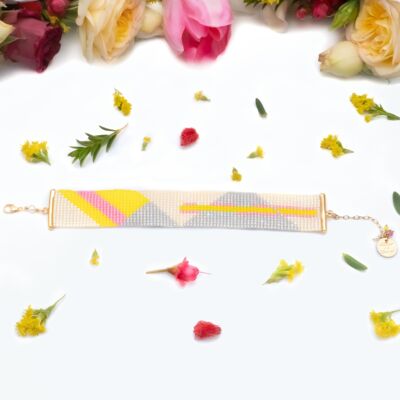 Bracciale - Graphic Cuff 2: intreccio di perline Miyuki gialle, rosa, grigie e bianche