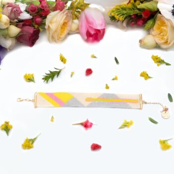 Bracelet - Manchette Graphique 2 : tissage de perles Miyuki jaune, rose, gris et blanc 4