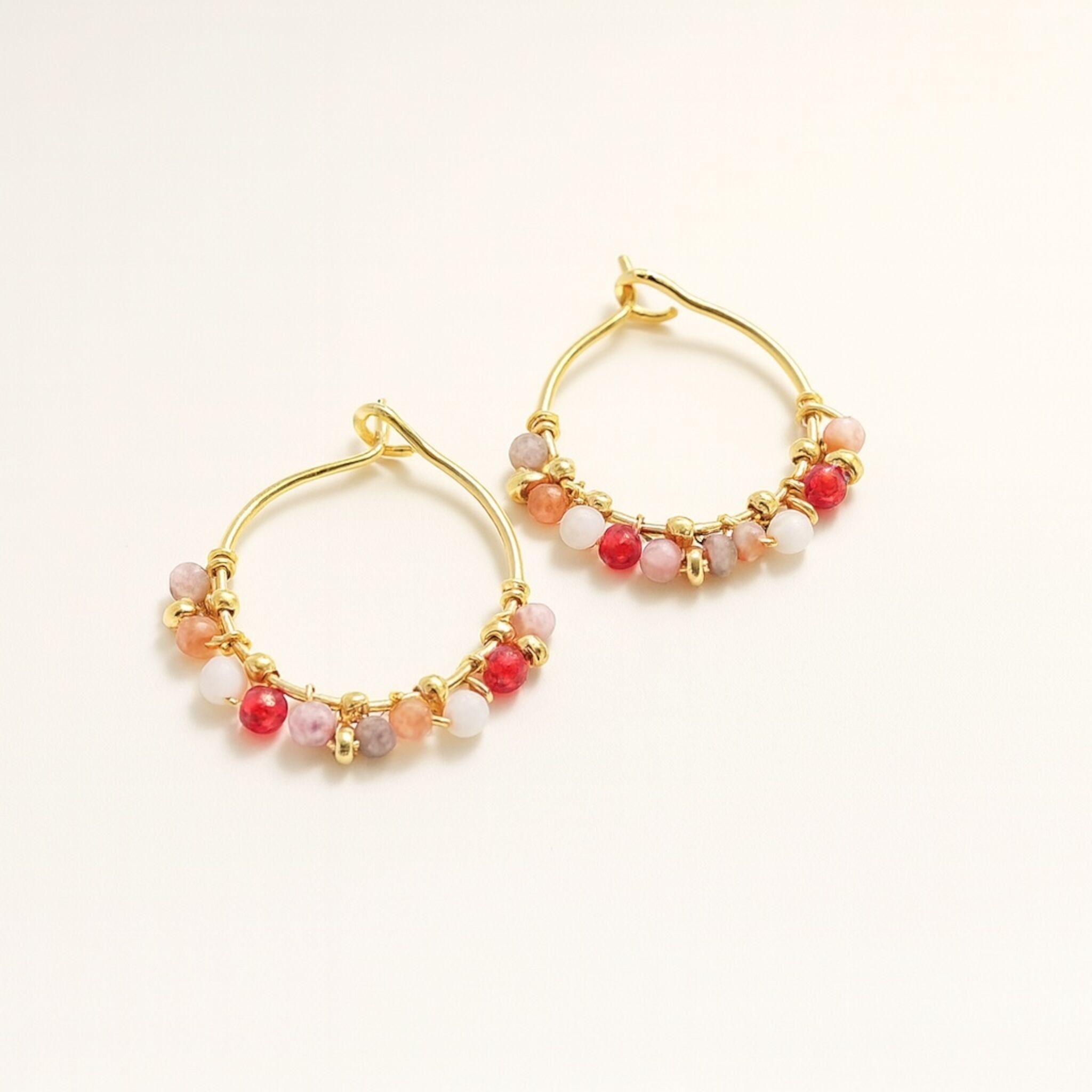 Orecchini a cerchio in acciaio inossidabile con pietre semipreziose rosa