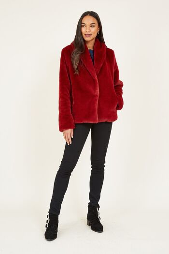Manteau portefeuille court en fausse fourrure rouge Yumi 3