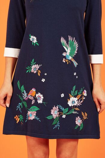 Robe Peter Pan tricotée brodée d'oiseaux et de fleurs bleu marine Yumi 10