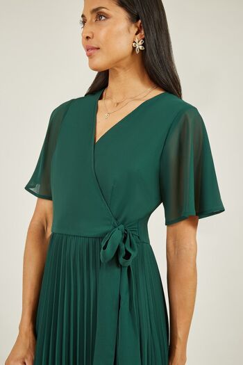 Robe midi portefeuille plissée verte Yumi 9