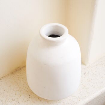 Vase Blanc Rond Petit vase décoratif pour fleurs séchées ou fleurs coupées Coulé à la main en argile BAWA 4